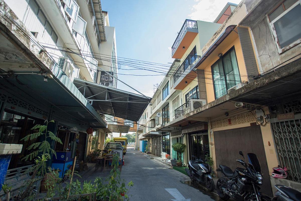 Ghee Gelato House Bed & Breakfast Bangkok Eksteriør bilde