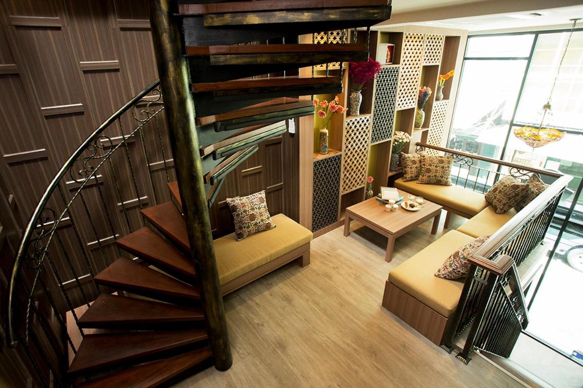 Ghee Gelato House Bed & Breakfast Bangkok Eksteriør bilde